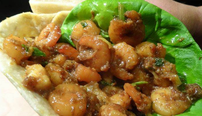 Afbeelding van recept met Surinaamse Roti Rol met curry garnalen